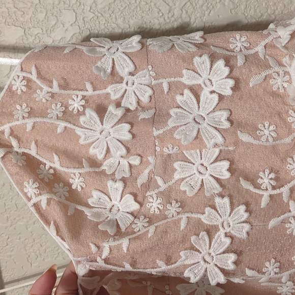 Endless Rose nude white floral sleeveless lace tiered backless midi dress - Picture 8 of 13